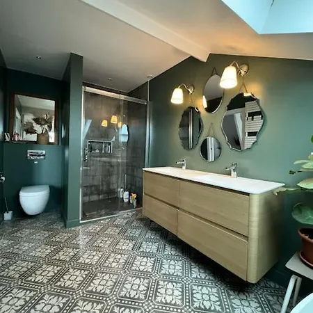 Charming Family To Rent For Holidays & Only 10 Mins To Paris *